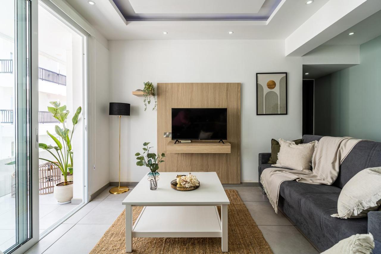 Beach Daze 1-Br Apt By Finikoudes Beach Λάρνακα Εξωτερικό φωτογραφία